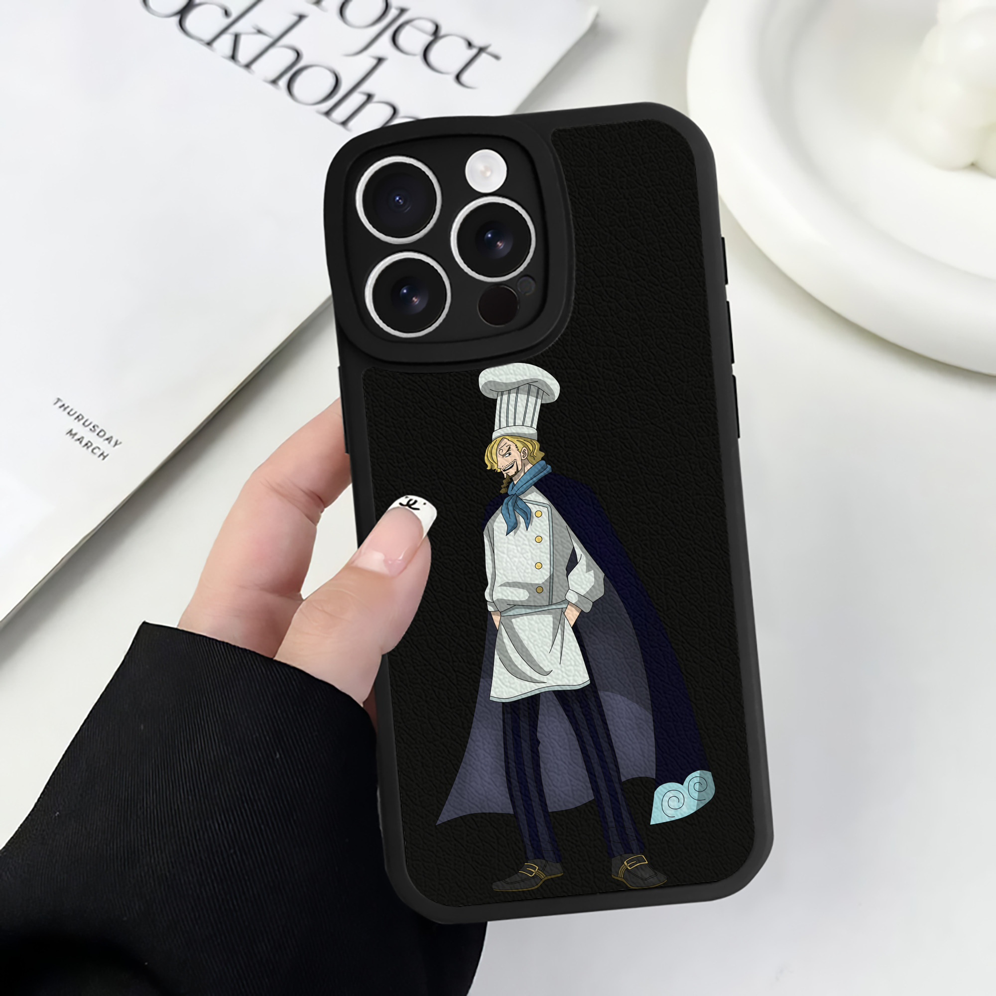 （画像用） ワンピース サンジ ONE PIECE Sanji 【iPhone 16シリーズ対応】シリコンスマホケース（レザー調） 材質：シリコン